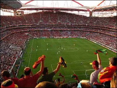 Sports : Football
Combien d'équipes majeures le Portugal compte-t-il ?