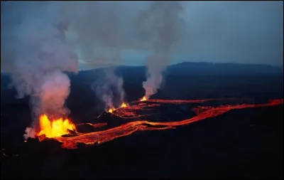 Depuis combien de temps le volcan montre-t-il des signes de réveil ?