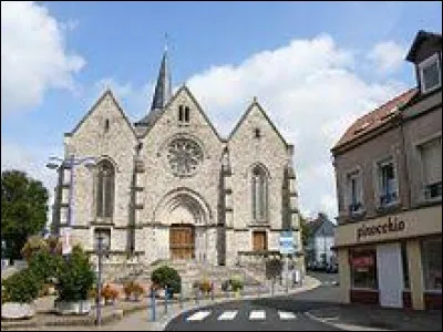 Petit tour dans les Hauts-de-France, à Desvres. Ville connue pour sa faïence, dans le parc naturel régional des caps et marais d'Opale, elle se situe dans le département ...