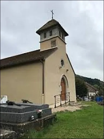 Nous sommes en Bourgogne-Franche-Comté, à Marnézia. Petit village de 85 habitants, dans l'arrondissement de Lons-le-Saunier, il se trouve dans le département ...
