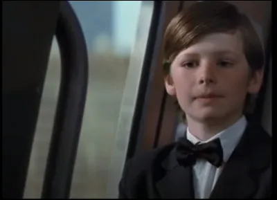 Dans quel train se trouve Bruce Wayne ?