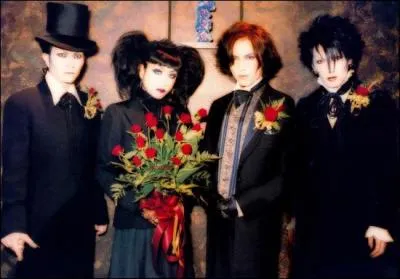 Quel est ce groupe mythique de Visual Kei, connu pour ses prouesses musicales et scniques ?