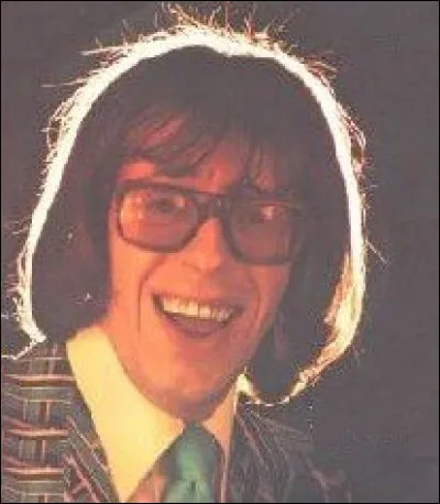 Pour l'omelette, c'est 2 ufs par personne, pas plus ; parce qu'il faut dire "[... ... ...]" à cause du cholestérol !