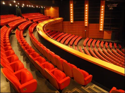 En 1959, qui créé des Maisons de la culture pour permettre de mettre en avant l'art et la culture ?