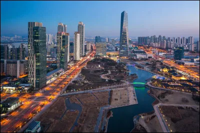 Incheon, 3 millions d'habitants, est une ville d'...