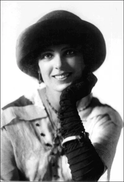 Harriet Quimby est connue comme ...