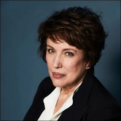 Avant d'être ministre de la culture, quel était le précédent poste de ministre de Roselyne Bachelot ?