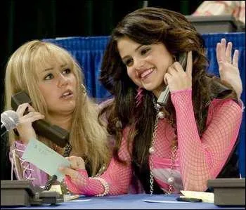 Quel rle occupe Selena Gomez dans plusieurs pisodes de Hannah Montana ?