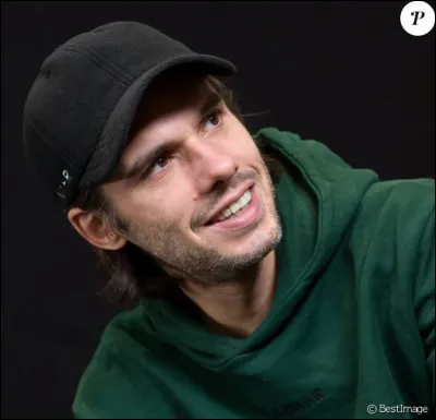 Qui est ce chanteur ?