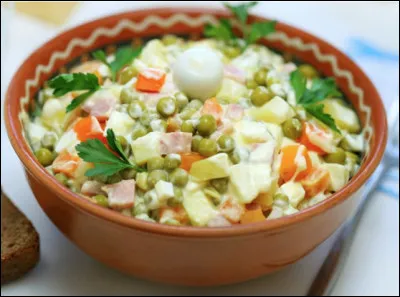 Quelle est cette recette à base d'oeufs durs, de macédoine de légumes, de betterave et de mayonnaise ?