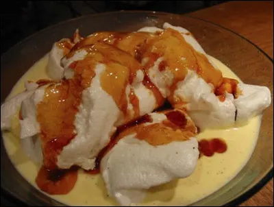 Quelle est cette recette, un dessert composé de blancs d'oeufs sucrés fouettés, de crème anglaise, le tout nappé de caramel ?