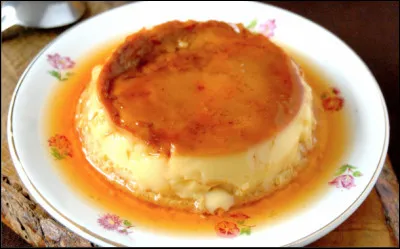 Quelle est cette recette à base d'oeufs, de lait entier et de sucre, le tout mélangé et cuit au four ?