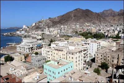 Aden, 900 000 habitants, est une ville d'...