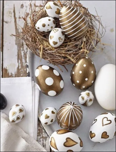 Complétez la réflexion de l'illustrateur de BD américain, John G. Tullius : 
9 personnes sur 10 aiment le chocolat... Que fait la dixième ?