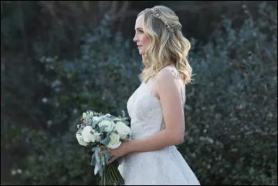 Avec qui Caroline va-t-elle se marier ?