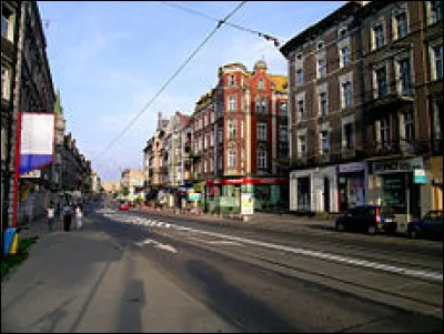 Dans quel pays se trouve Zabrze, ville de 170 000 habitants ?