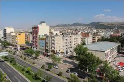 Adıyaman, 250 000 habitants, est une ville d'...