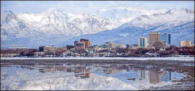 Anchorage, 300 000 habitants, est une ville d'...,