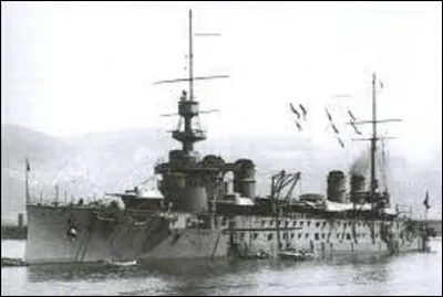27 avril 1915 : 
Naufrage du cuirassé "Léon Gambetta", torpillé par un sous-marin de la Marine austro-hongroise, au large des Pouilles (Italie). C'est le premier navire perdu par la France au cours de la Première Guerre mondiale et l'une des plus grandes tragédies de l'histoire de la Marine nationale. Combien d'hommes périrent dans cette catastrophe ?
