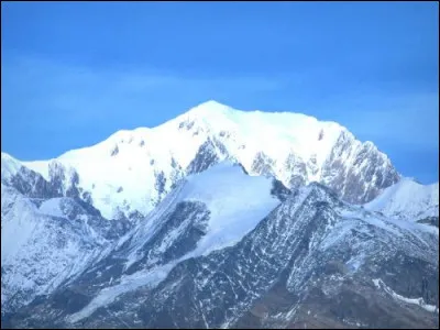 Dans quelle chaîne de montagnes européenne se trouve le mont Blanc ?