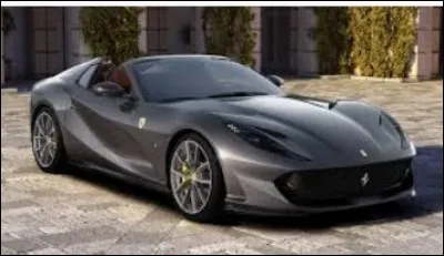 Cette voiture est une Ferrari.