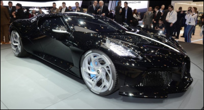 La voiture la plus chère du monde est la "La Voiture Noire" de Bugatti.
