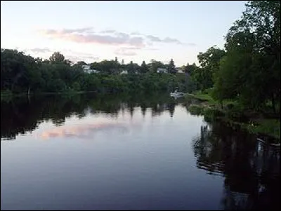 S'il fait plus de 76 cm, et particulièrement dans cette cité, votre [...] est illégal !
