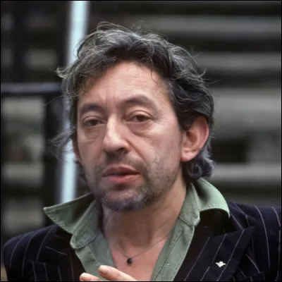 Complétez les paroles de cette chanson de Serge Gainsbourg nommée "Le Poinçonneur des Lilas" : "Je suis le poinçonneur des Lilas / Le gars qu'on croise et qu'on ... / Y a pas de soleil sous la terre / Drôle de croisière" ?