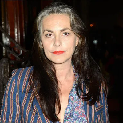 Complétez les paroles de cette chanson de Lio nommée "Les Brunes comptent pas pour des prunes" : "Tout le monde / Répète en chur que les hommes préfèrent les ... / Qu'ils fondent / Pour une décolorée en moins d'une seconde" ?