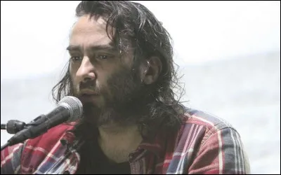 Complétez les paroles de cette chanson de Saez nommée "Les Enfants paradis" : "Ils étaient plein de vie, avaient l'il du printemps / Ils étaient cur qui rit quand le ciel est pleurant / Ils étaient des promesses, ils étaient devenir / Ils étaient bien trop jeunes, oui, pour devoir ..." ?