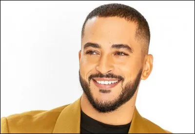 Complétez les paroles de cette chanson de Slimane nommée "Le Vide" : "Alors on danse encore / Sur les mêmes musiques, les mêmes pas / On ... encore plus fort / Comme si c'était là la dernière fois" ?