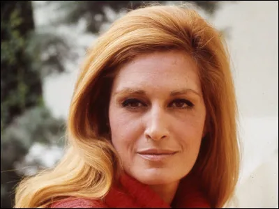 Complétez les paroles de cette chanson de Dalida nommée "Histoire d'un amour" : "Cest la flamme qui enflamme sans bruler / Cest le rêve que lon rêve sans dormir / Comme un arbre qui se dresse / Plein de force et ... / Vers le jour qui va venir" ?