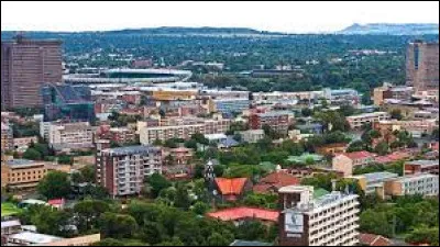 Bloemfontein, 260 000 habitants, est une ville d'...