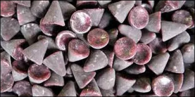 Comment se nomme ce bonbon violet en forme de cône fait de gomme arabique ?