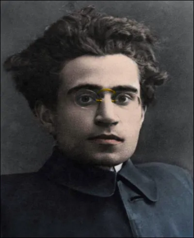 Ce philosophe, écrivain, théoricien du marxisme, opposant politique à Mussolini, c'est ... Gramsci.