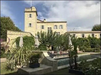 Qui est la directrice de l'institut ?