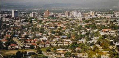 Quelle est la capitale de la Jamaque, o Bob Marley a russi a dmocratiser le Reggae ?