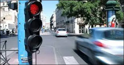 Combien perds-tu de points si tu grilles un feu rouge ?