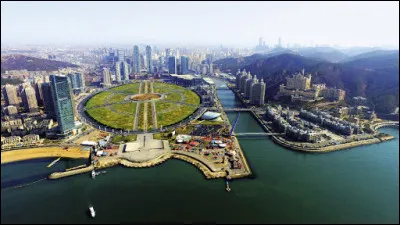 Dalian, 6 millions d'habitants, est une ville d'...
