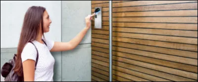 Un soir de cours, tu rentres chez toi ; que fais-tu ?