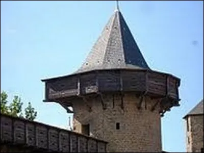 Dans ce château fort qu'est le hourd ?