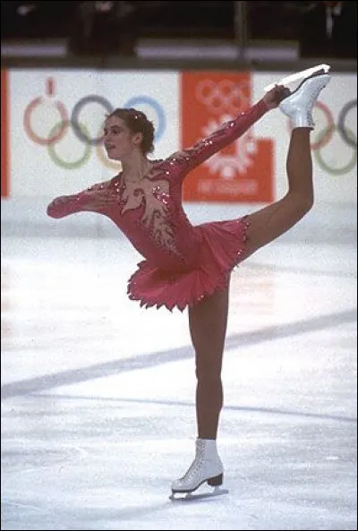 Cette patineuse, deux fois championne olympique - en 1984 et 1988, et quatre fois championne du monde, c'est ... Witt.