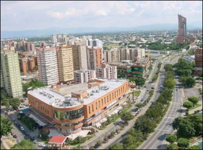 Macaray, 420 000 habitants, est une ville d'...