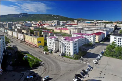 Magadan, 100 000 habitants, est une ville d'...