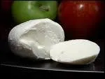 A partir du lait de quel animal la mozzarella est-elle élaborée ?