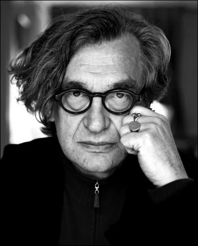 Ce cinéaste, réalisateur de "L'Ami américain", "Paris, Texas", "Les Ailes du désir", "Si loin, si proche !", c'est ... Wenders