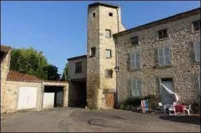Nous sommes en Auvergne-Rhône-Alpes, à Espirat. Commune de l'aire d'attraction Clermontoise, elle se situe dans le département ...