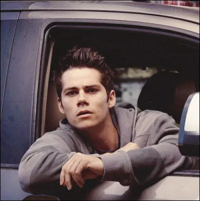 Dans la saison 7, dans quelle entreprise Stiles va-t-il ?