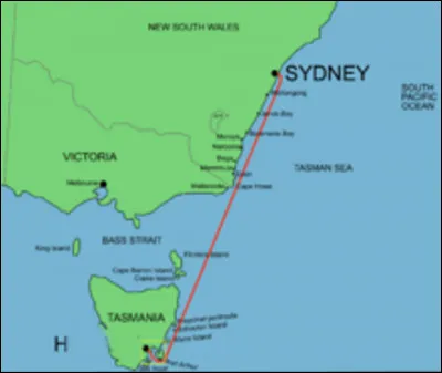 Quelle est cette ville d'Australie, capitale de l'État de Tasmanie, port d'arrivée de la célèbre course à la voile qui part de Sydney chaque 26 décembre ?