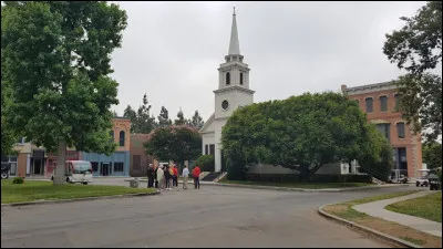 * Dans quelle ville se d&eacute;roule "Pretty Little Liars" ?